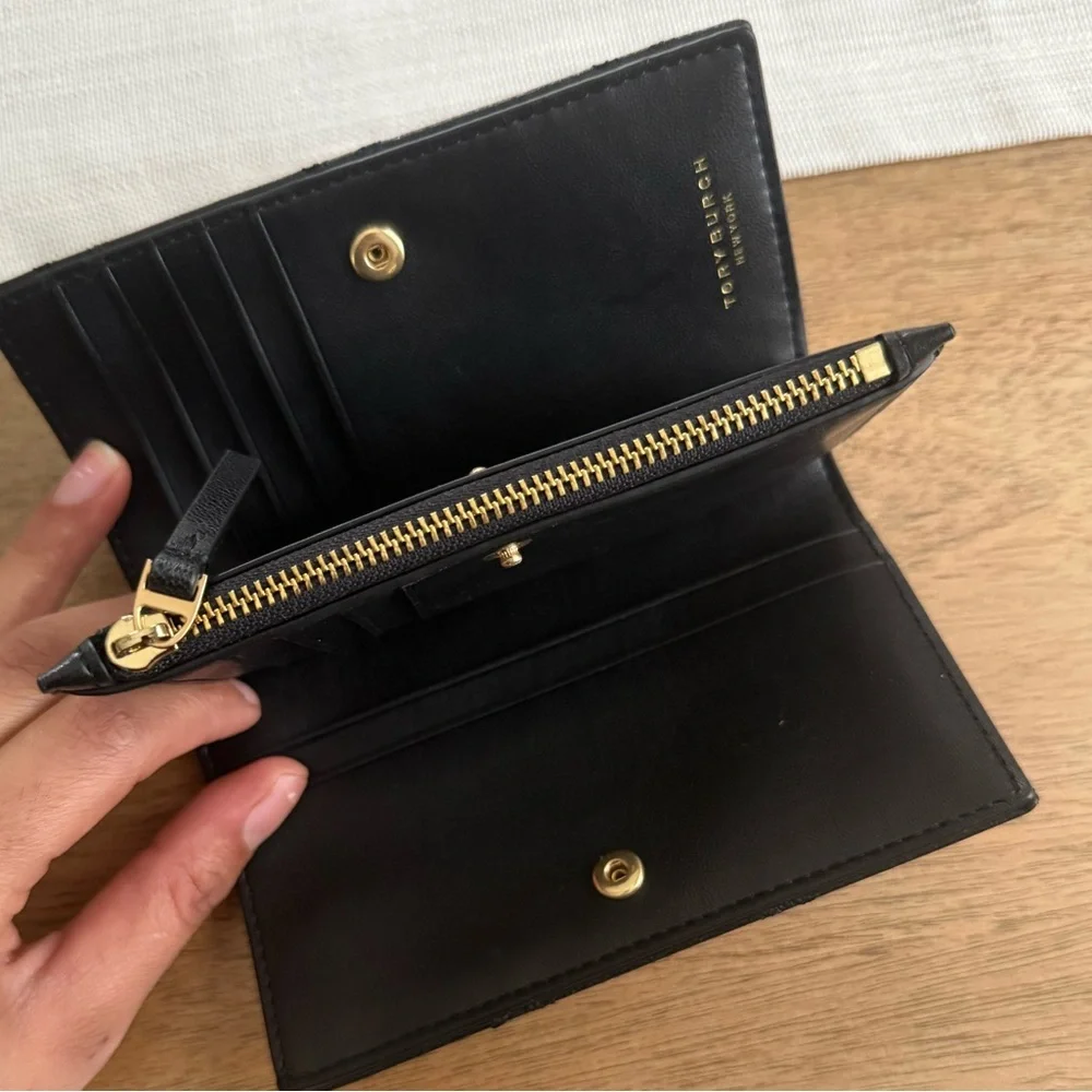 New250+! Tory Burch Women's Willa Medium Wallet